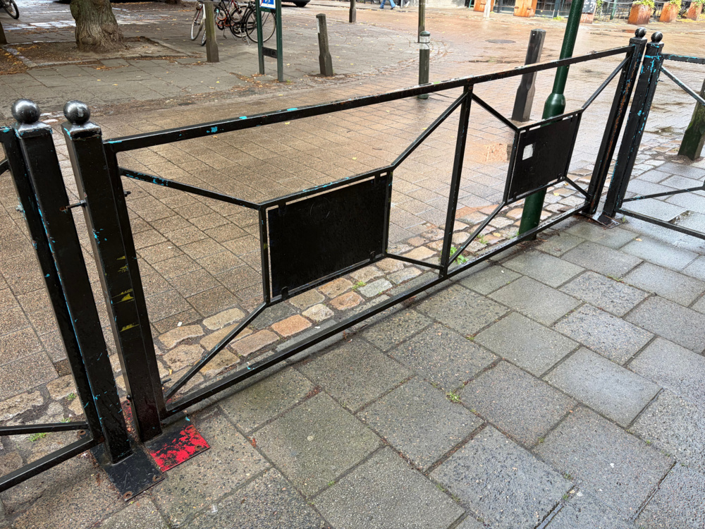 1532270-2 Staket för café 4 st
