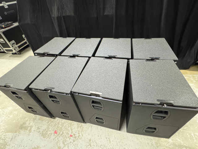 1535903-14 PA system with line array speakers and power amplifiers – d&b Y8 / Y12 / Y-SUB / D80