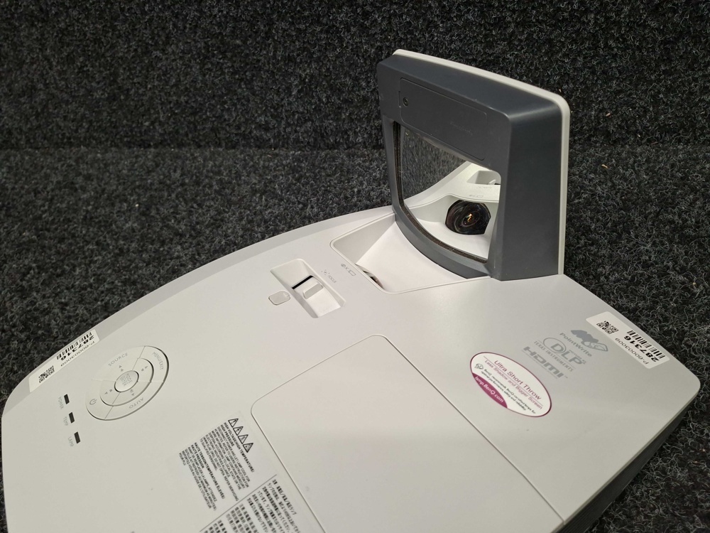 1581430-3 Projector Benq 9H.J8L77.24E