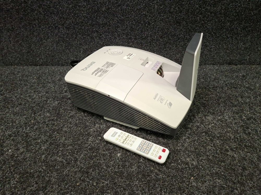 1581432-1 Projector Benq 9H.J8L77.26E