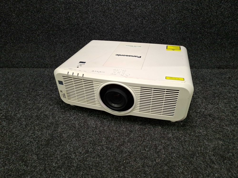 1581440-1 Projector Panasonic PT-MZ770