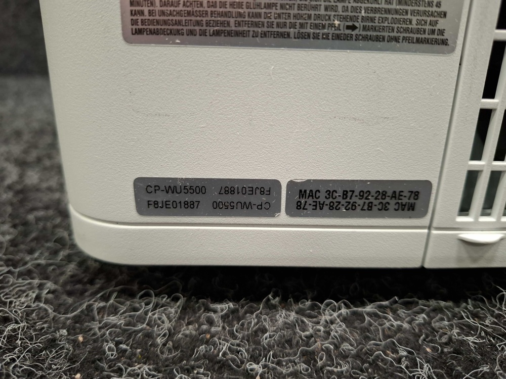 1585550-3 Projector Hitachi CP-WU5500