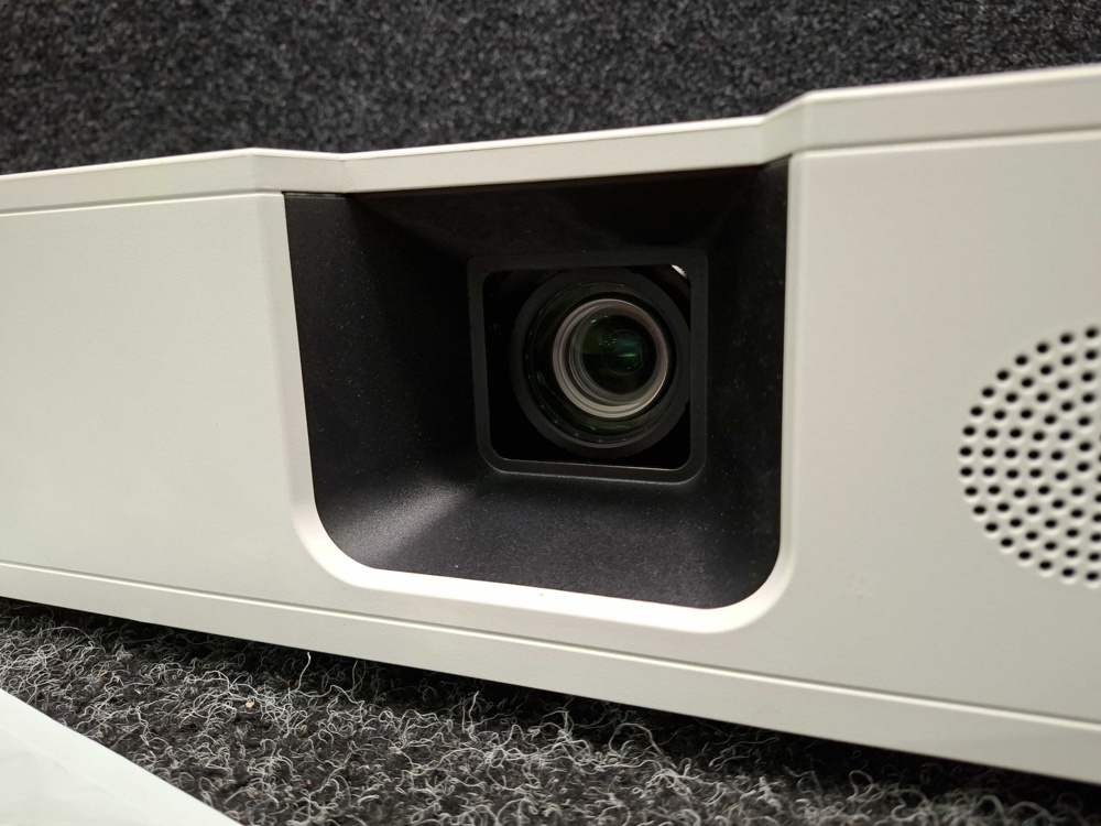 1585551-2 Projector Hitachi CP-WX5500GF