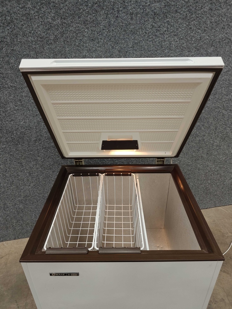 1585224-2 Frysbox Gram H 203