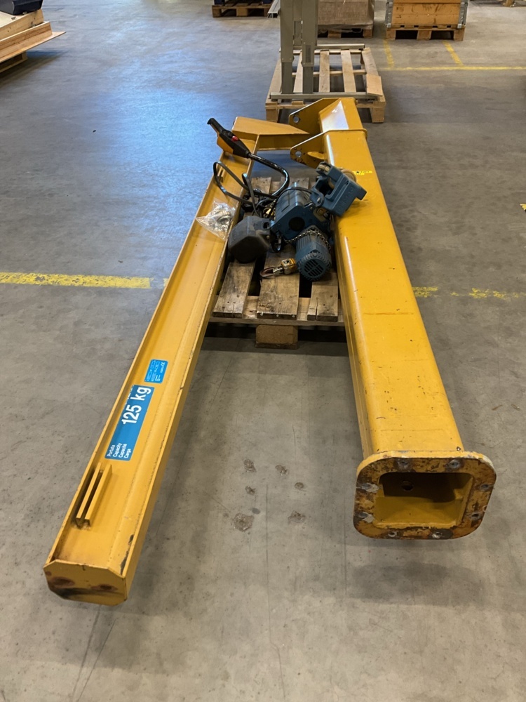 1473693-2 Pelarsvängkran med telfer - DEMAG 125 kg