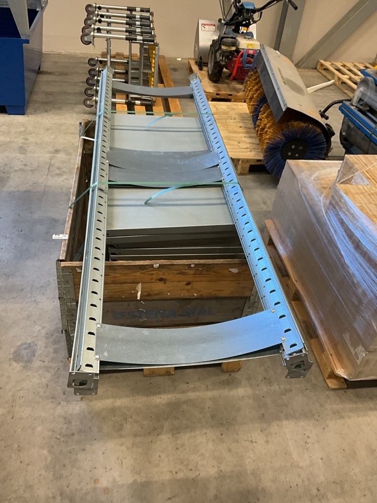 1473695-1 Storage shelf