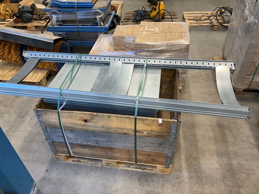 1473695-2 Storage shelf