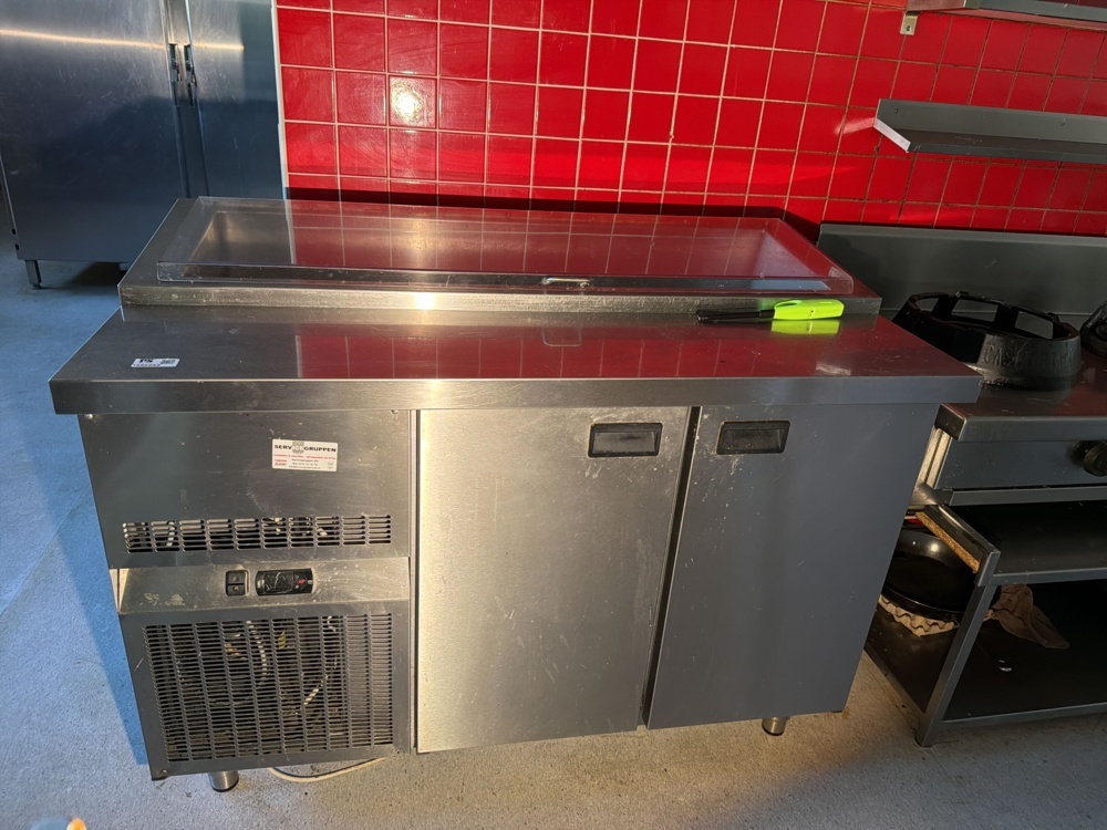 1552353-1 Stainless steel refrigerated counter