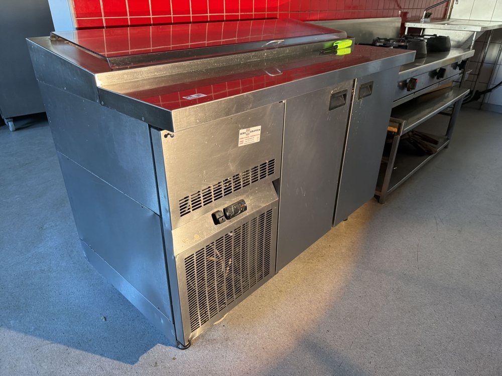 1552353-2 Stainless steel refrigerated counter