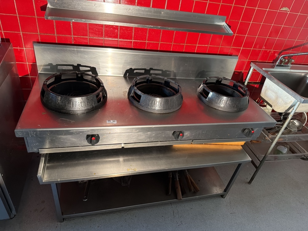 1552354-2 Gas stove and stainless steel bench - Casta CC03B