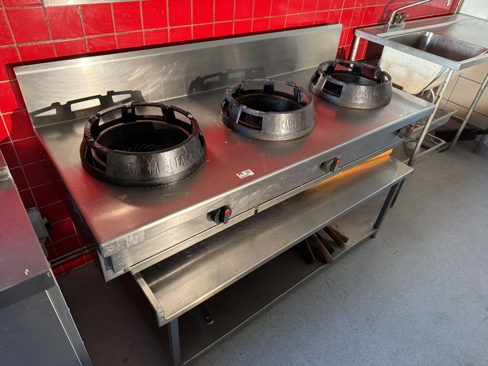 1552354-1 Gas stove and stainless steel bench - Casta CC03B