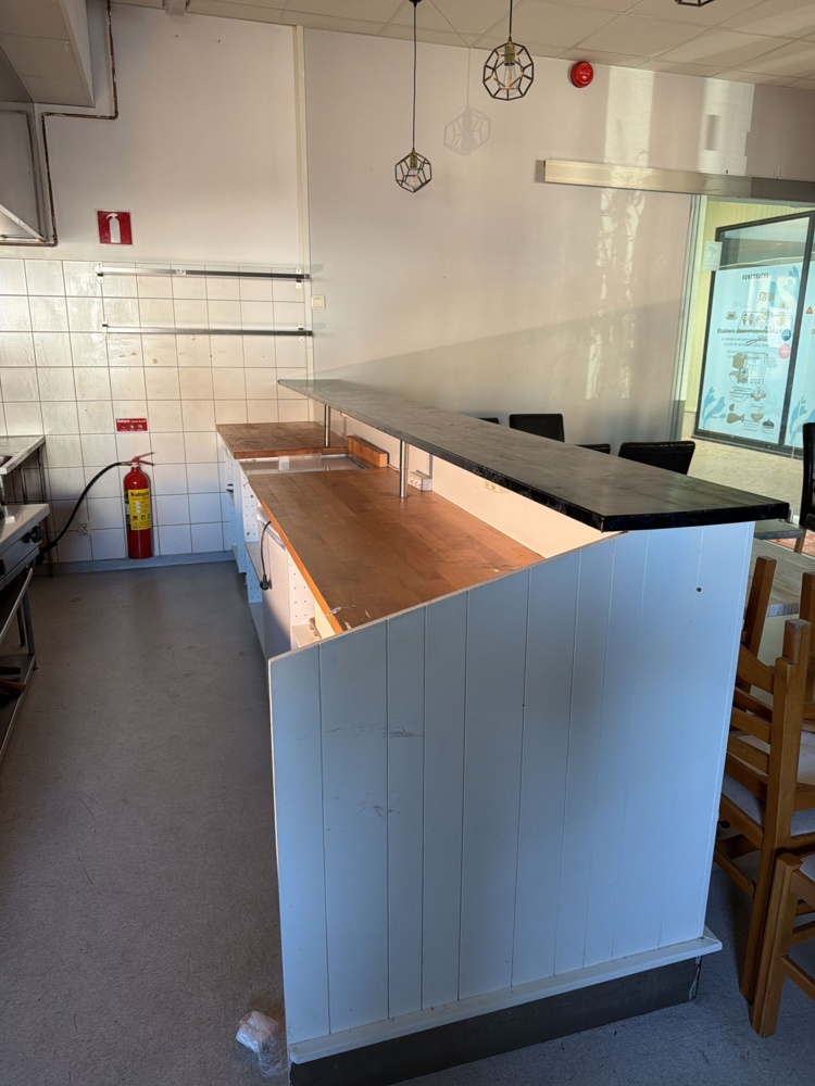 1552356-1 Cash desk 400 x 96 x 120 cm