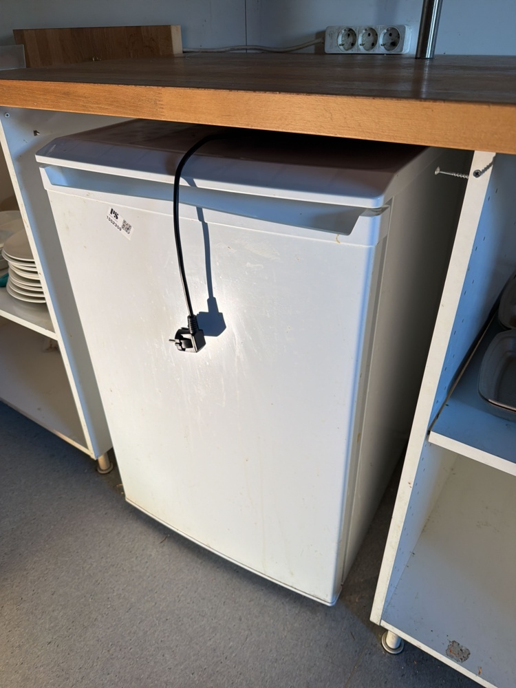 1552359-1 Refrigerator - Logic LUL55W20E