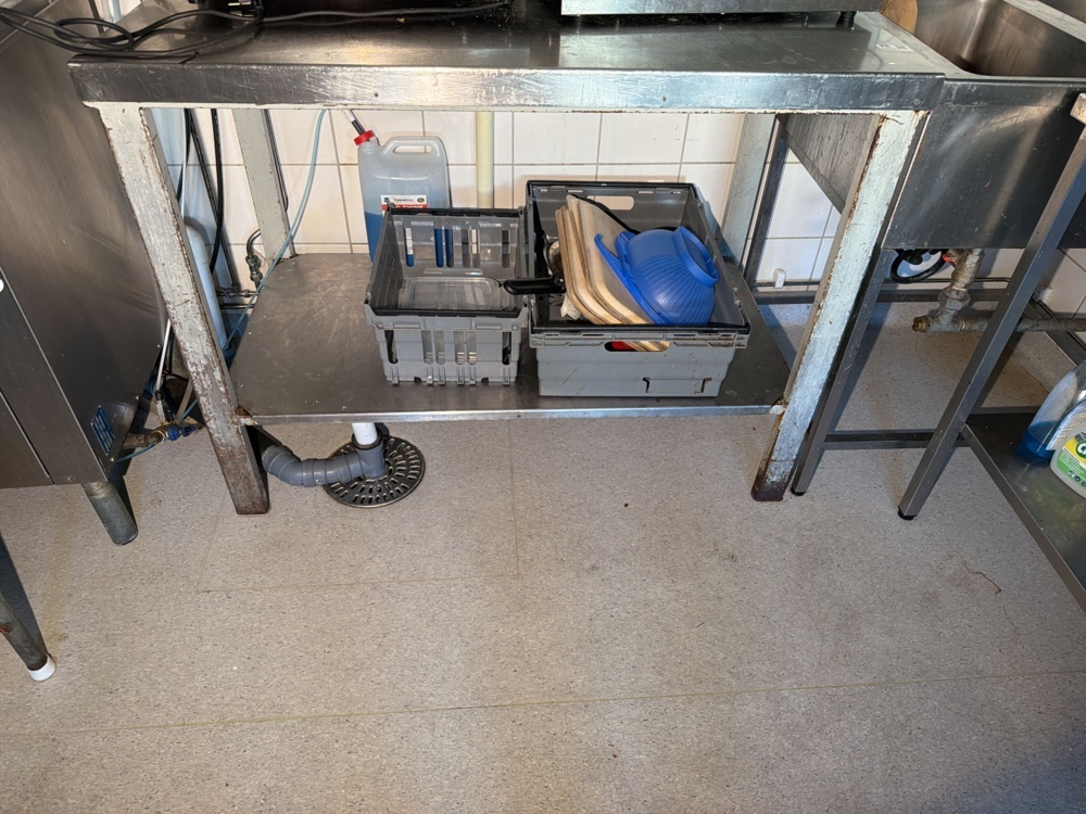 1552361-1 Countertop and sink with double bowls
