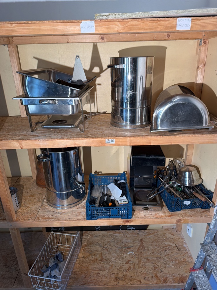 1552367-1 Mixed kitchen and restaurant equipment