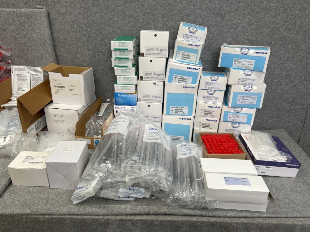 1546201-1 Lot of lab supplies