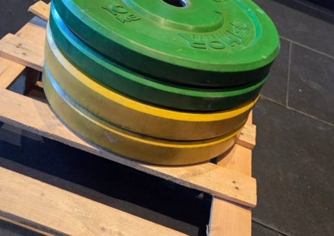 Skivstång med 80 kilo bumpers- Thor Fitness