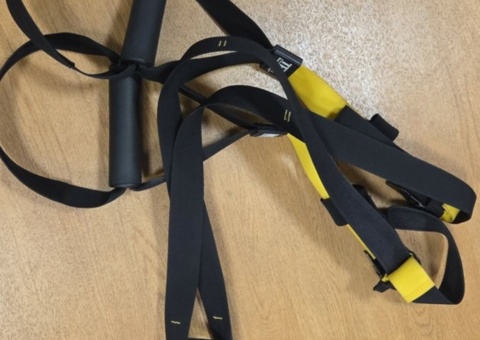 Balansbräda från Livepro, 2x 7,5 kg hantlar, 1 st TRX-band. 1 st träningshjul