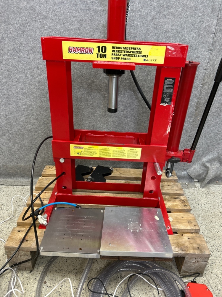 1546208-2 Workshop press 10T