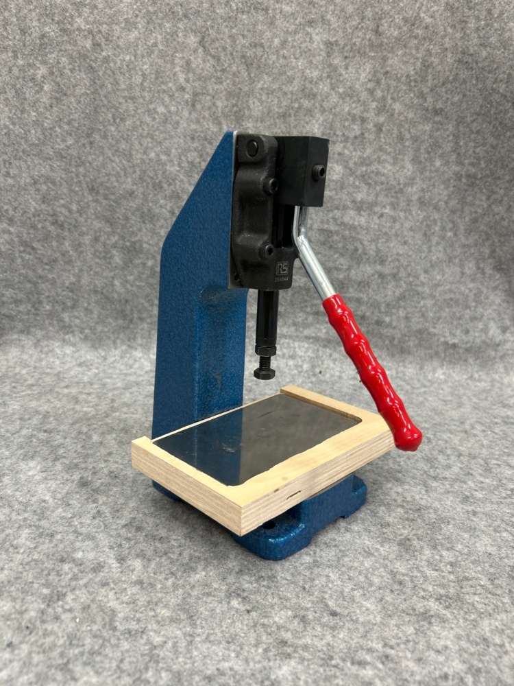 1546209-1 Manual press RS with extra block