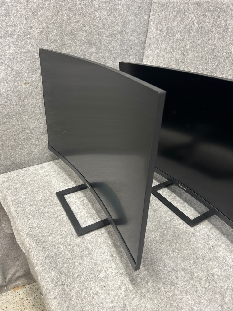 1546214-2 Computer monitors Philips 32", 2 pcs.