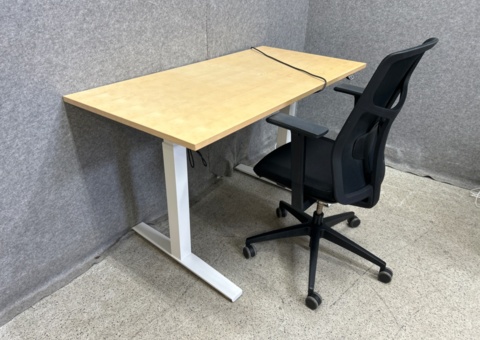 Electric desk with chair EFG