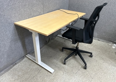 Electric desk with chair EFG