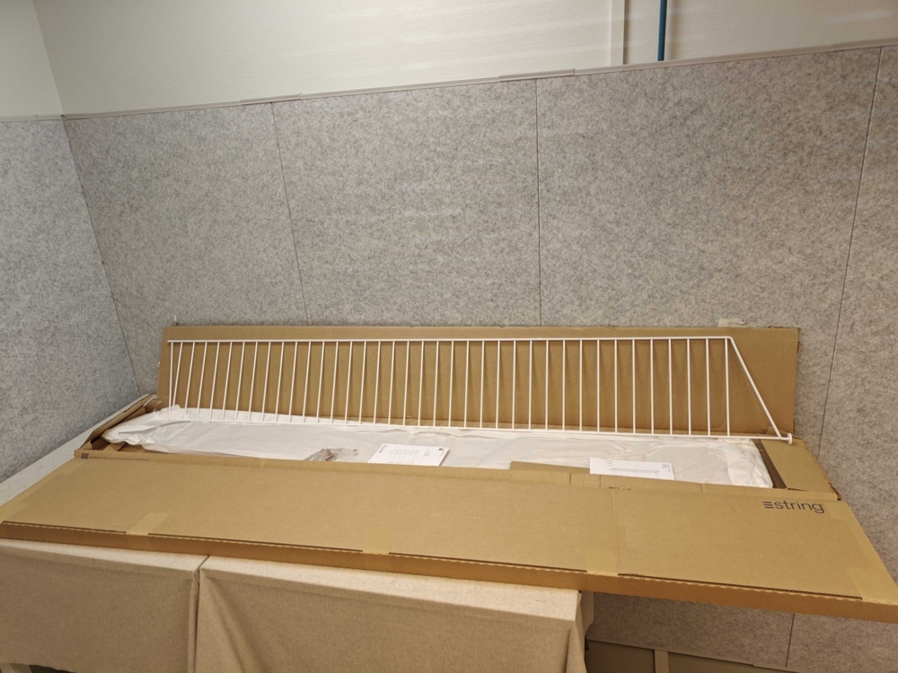 1564886-1 3 white end panels String Floor side panel