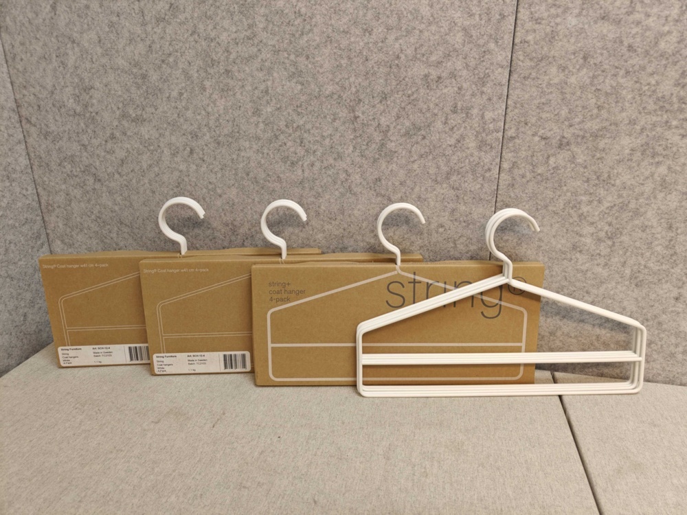 1564888-1 16pcs STRING hangers in white