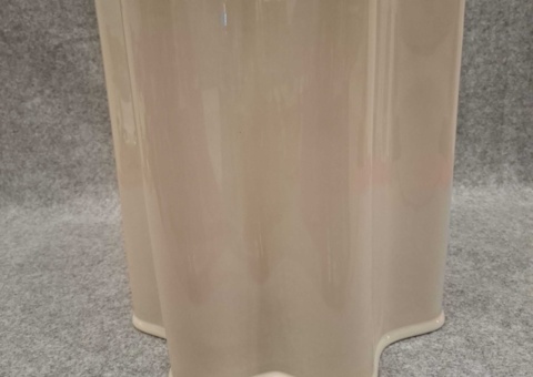 Plant pot, 1 pc - beige glaze, wavy form