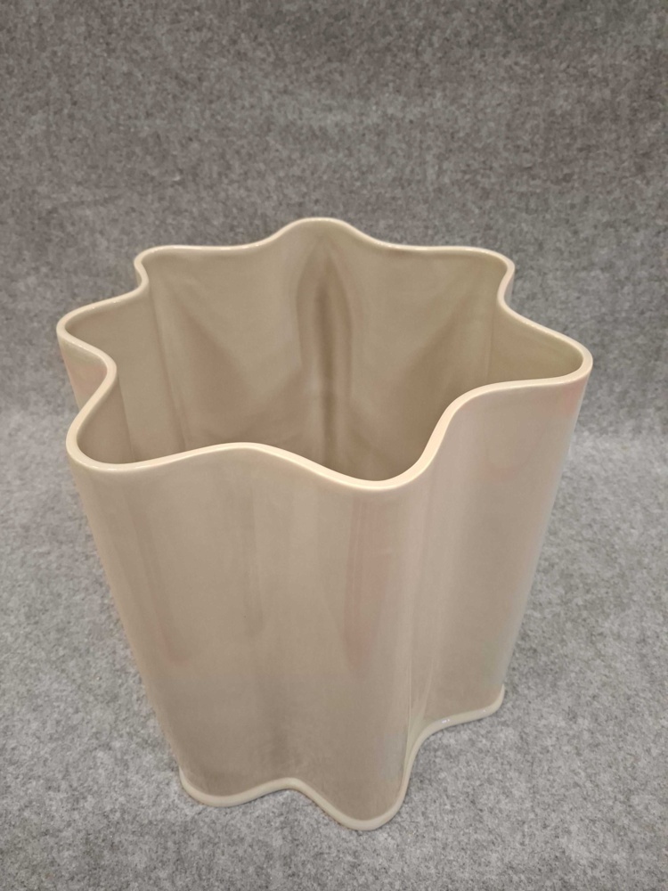 1584888-2 Plant pot, 1 pc - beige glaze, wavy form
