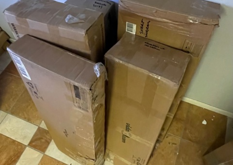 4 bed frames in white 140x200 and a bookshelf white 192x80x24 not checked in package