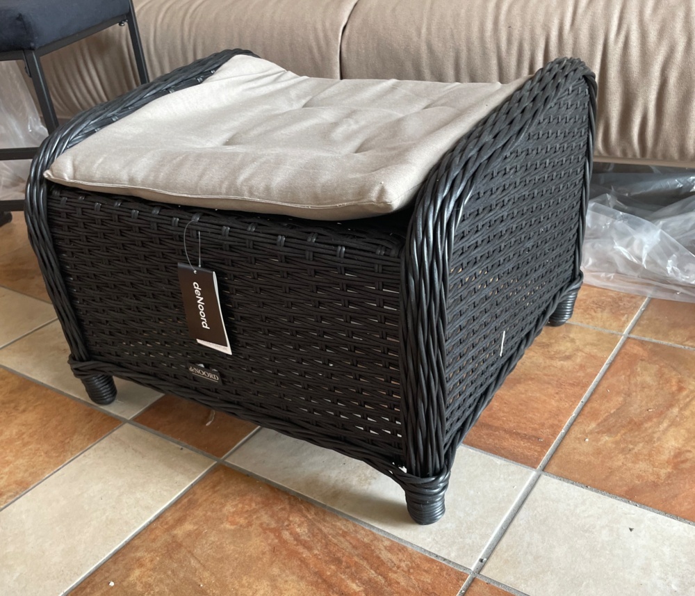 1585771-1 DeNoord fotpall med dyna 53x49x34 cm