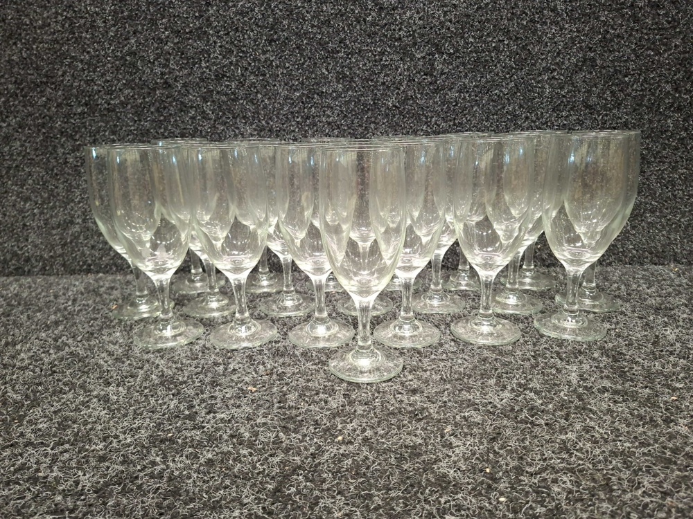 1585708-2 20 beer glasses