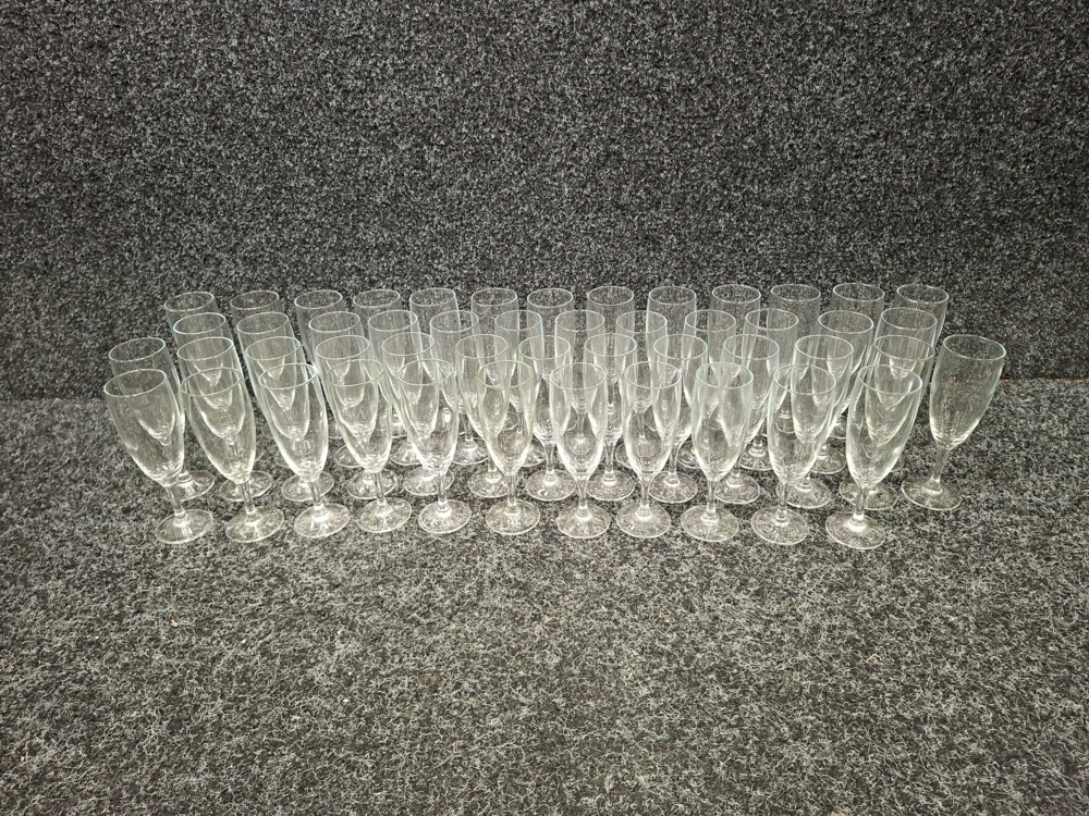 1585709-1 49 champagne glasses