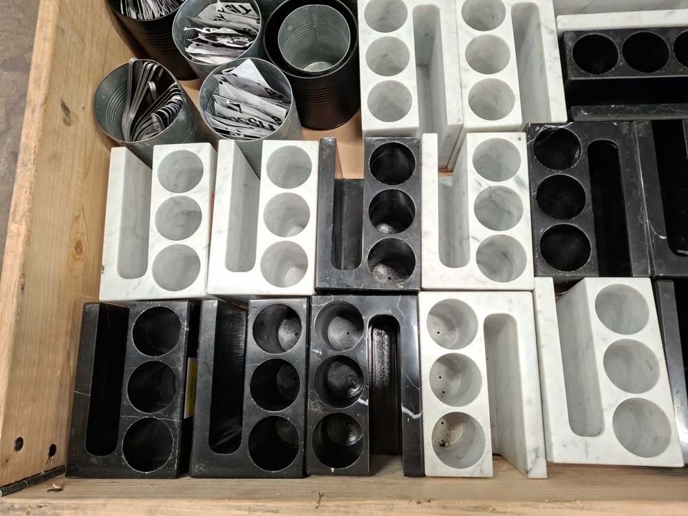 1585713-2 Assortment of cutlery and holders