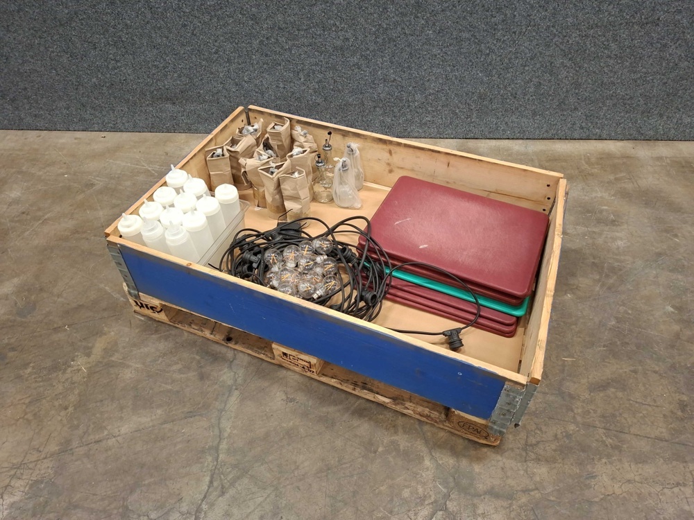 1585723-1 Cutting boards, string lights, containers, etc.