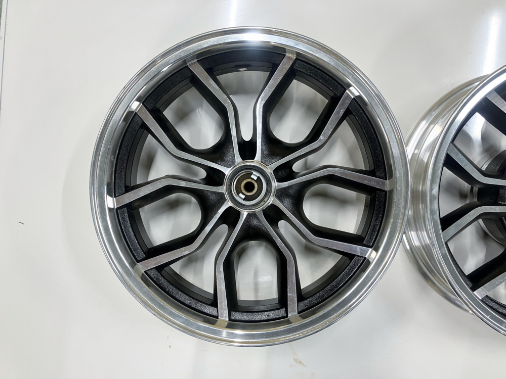 1583517-2 Aluminiumfälgar för MC/moped - 13x3,5 tum