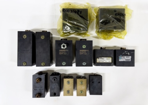 Samling med hydrauliska blockcylindrar - Römheld och AHP Merkle