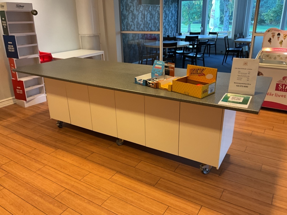 1473707-1 buffet table on wheels