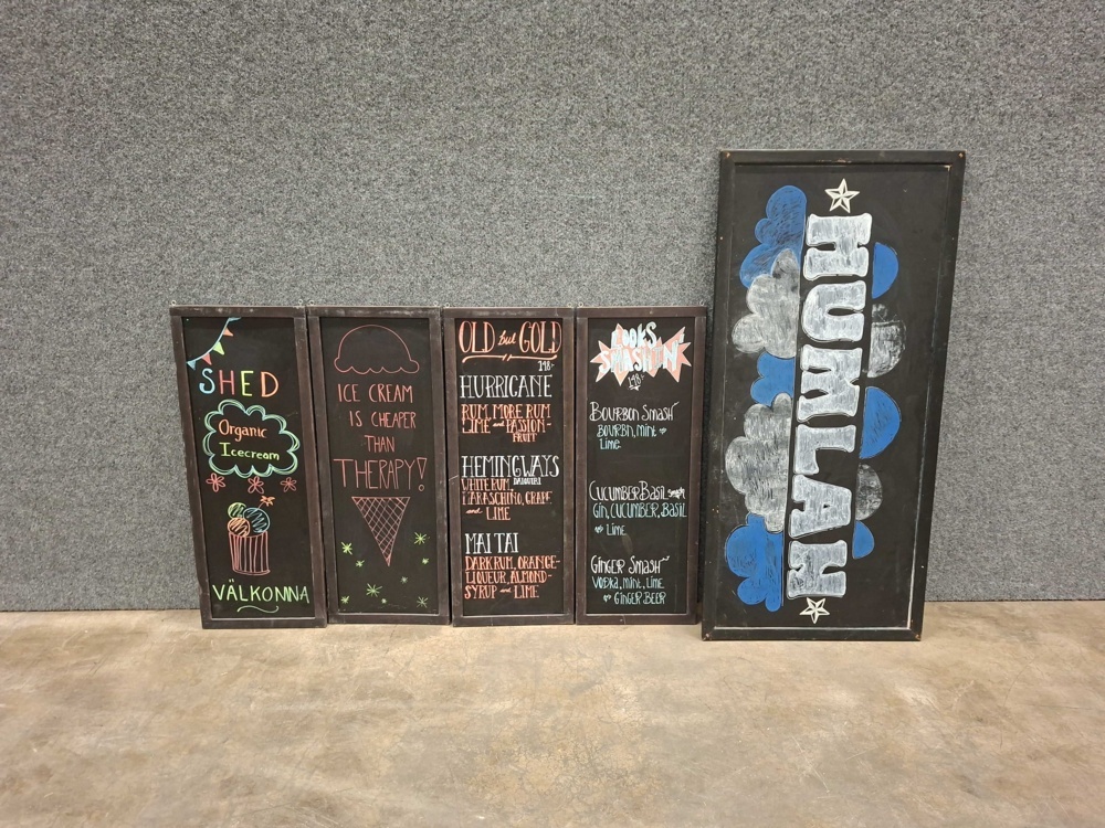 1585726-1 5 slate boards