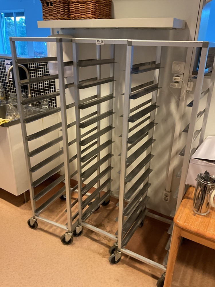 1473709-1 3 tray trolleys
