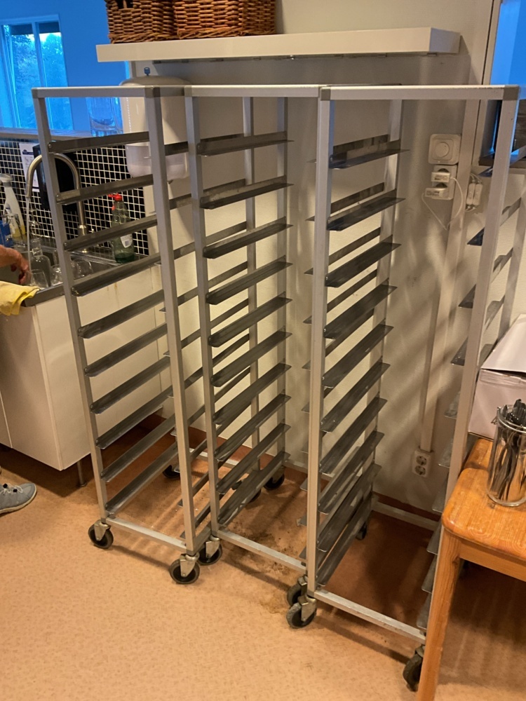 1473709-2 3 tray trolleys