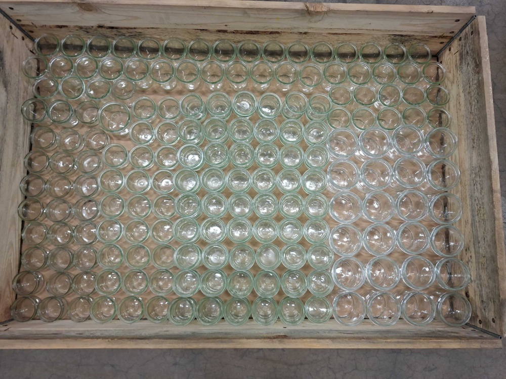 1585730-1 Assortment of glass jars