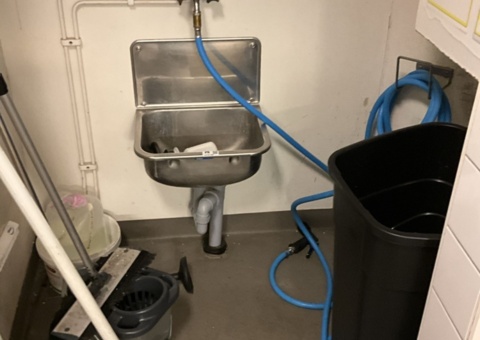 Cleaning equipment