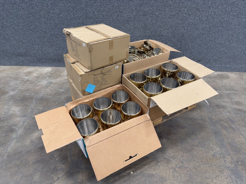 1585735-1 Assortment of ice buckets
