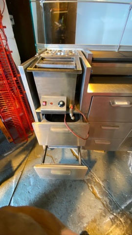 1587414-5 FKI fastfoodstation med rullgrill och kyld förvaring