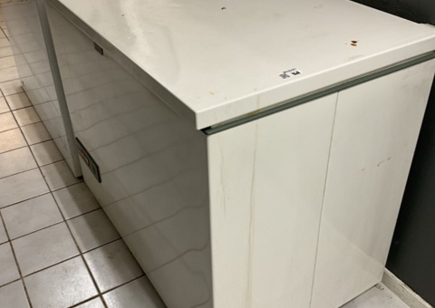 2 freezer boxes
