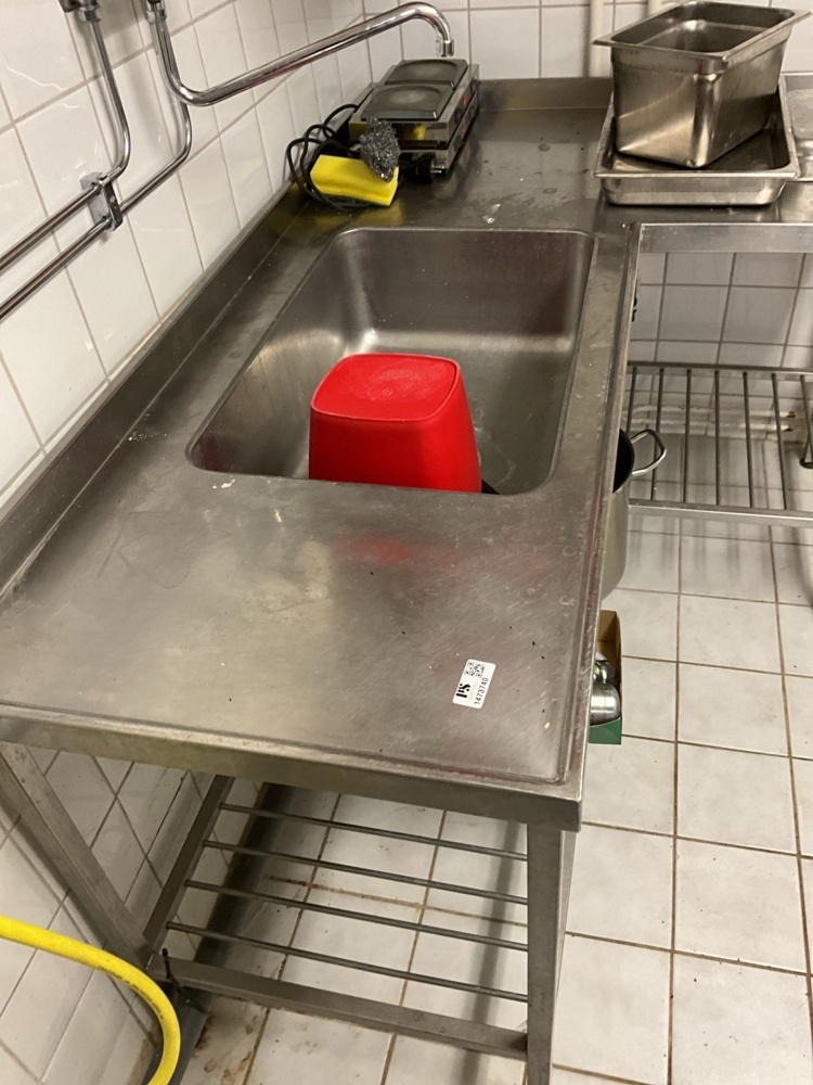 1473740-2 Stainless steel bench at an angle