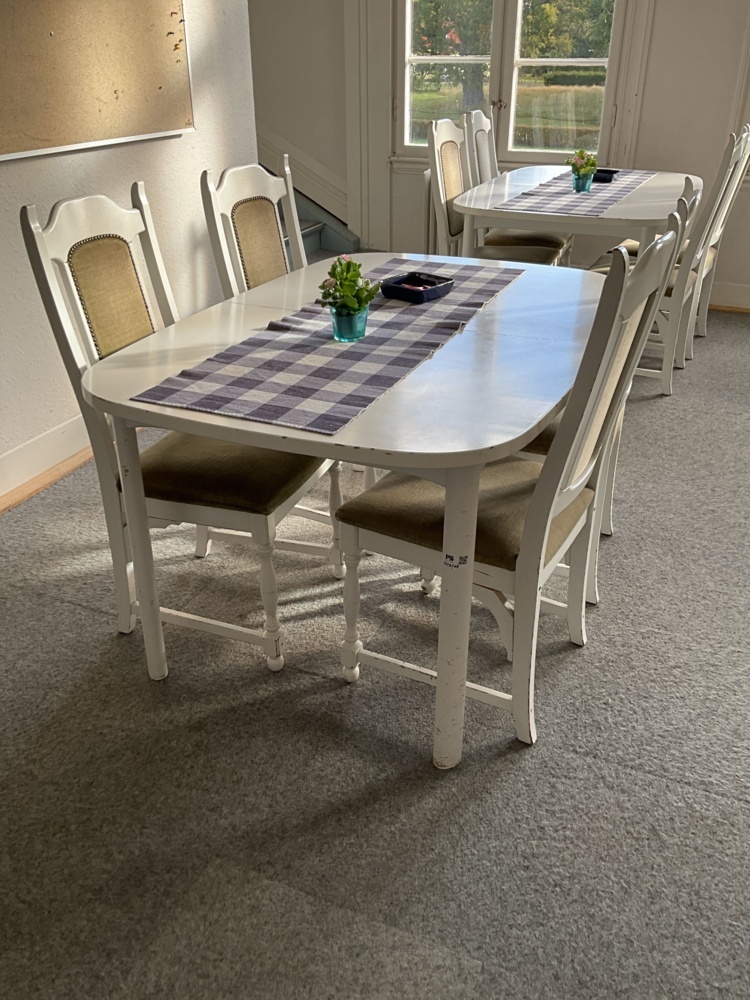1473748-2 Furniture